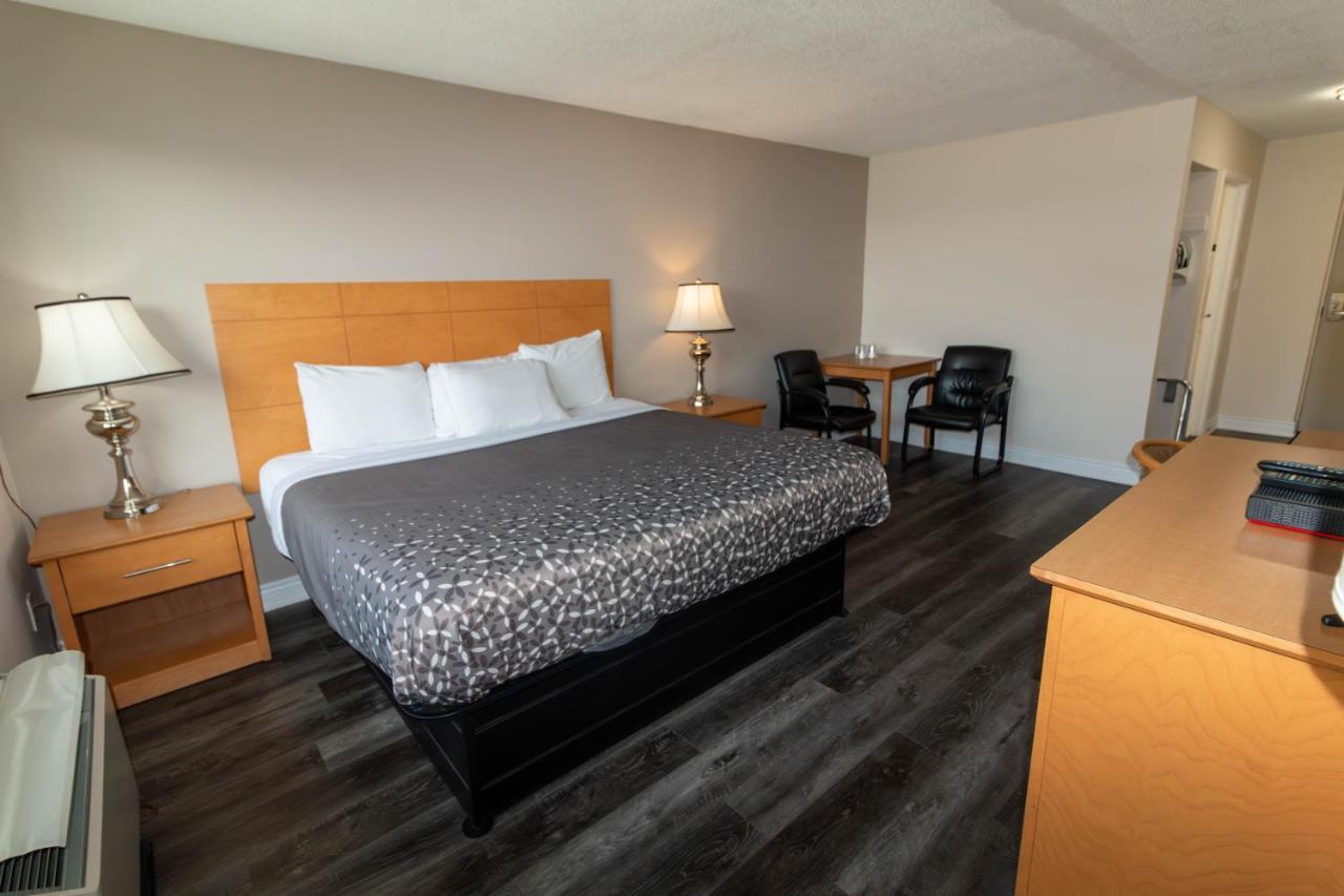 Borden Inn And Suites Angus Exterior foto